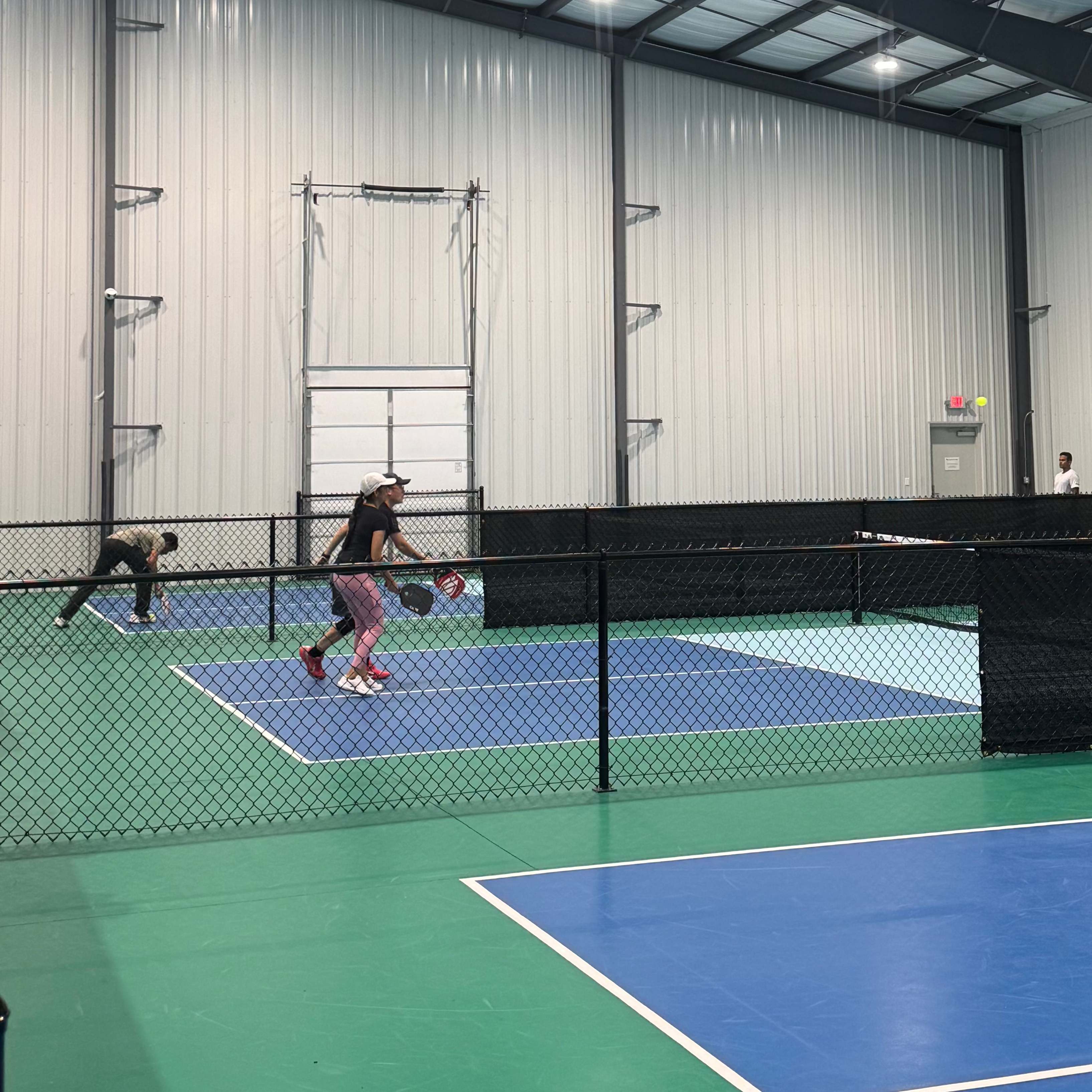 Louisville, KY: Pickleball Ladder League at Pickle & Pong | Winter 2026